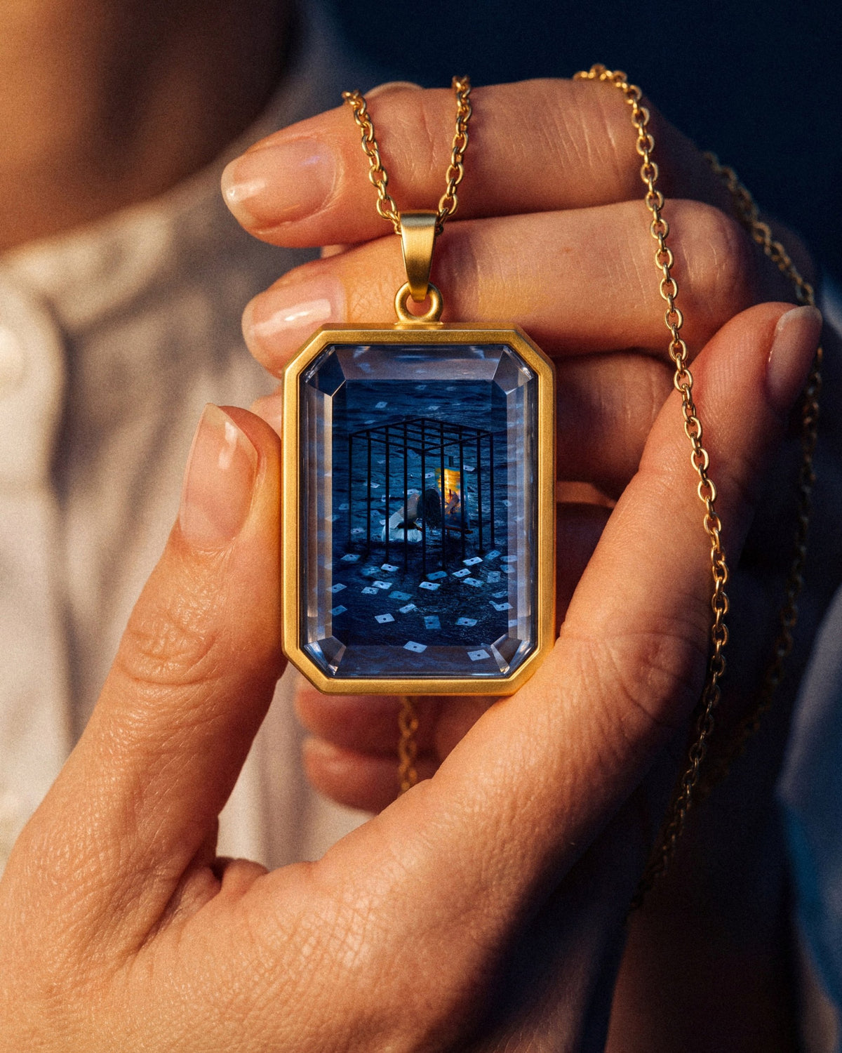 Letters To The Subconscious, the Amulet by Mirrors by Viulet, in her hand